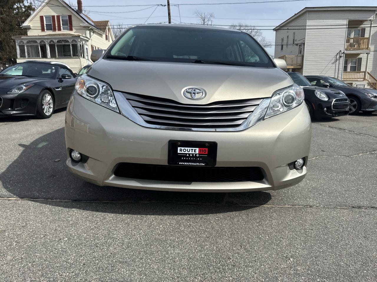 Toyota Sienna  2017