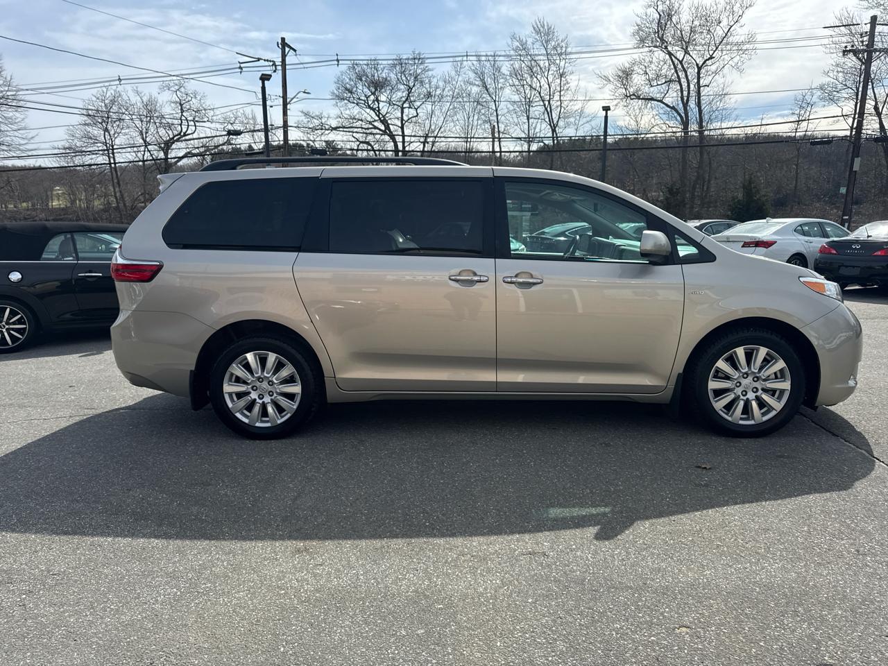 Toyota Sienna  2017