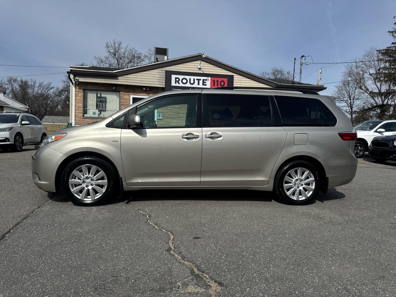 Toyota Sienna  2017