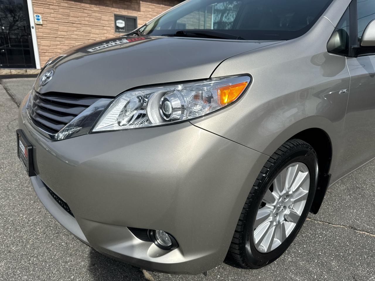 Toyota Sienna  2017