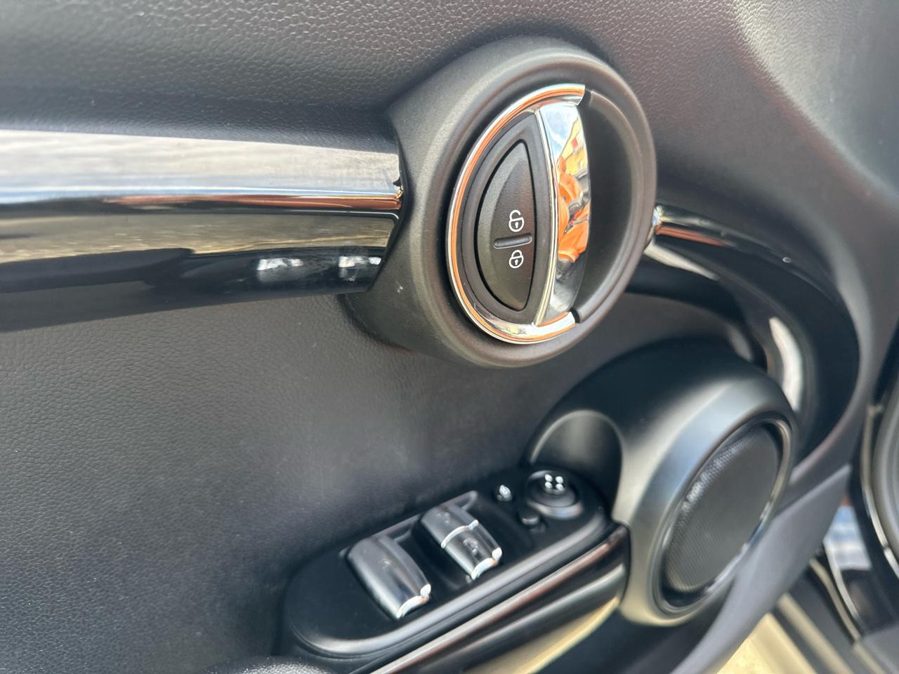 MINI Cooper Convertible  2016