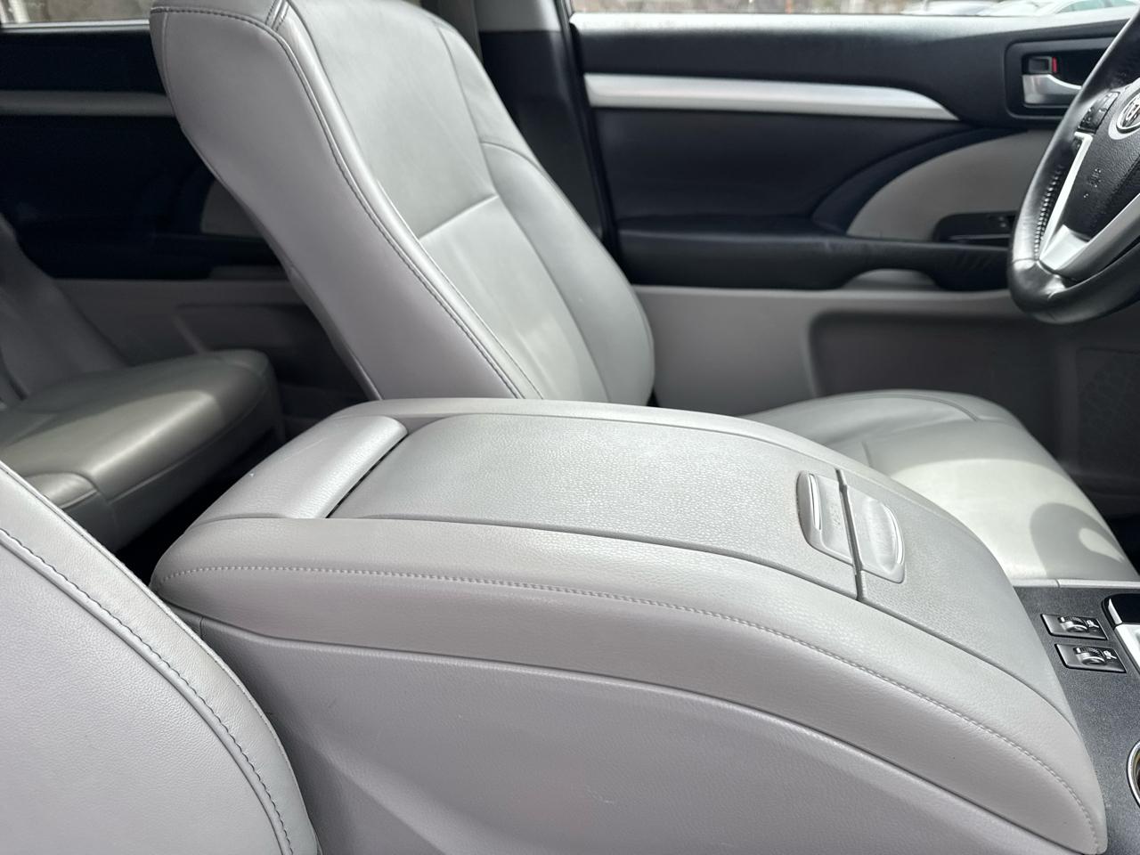 Toyota Highlander  2015