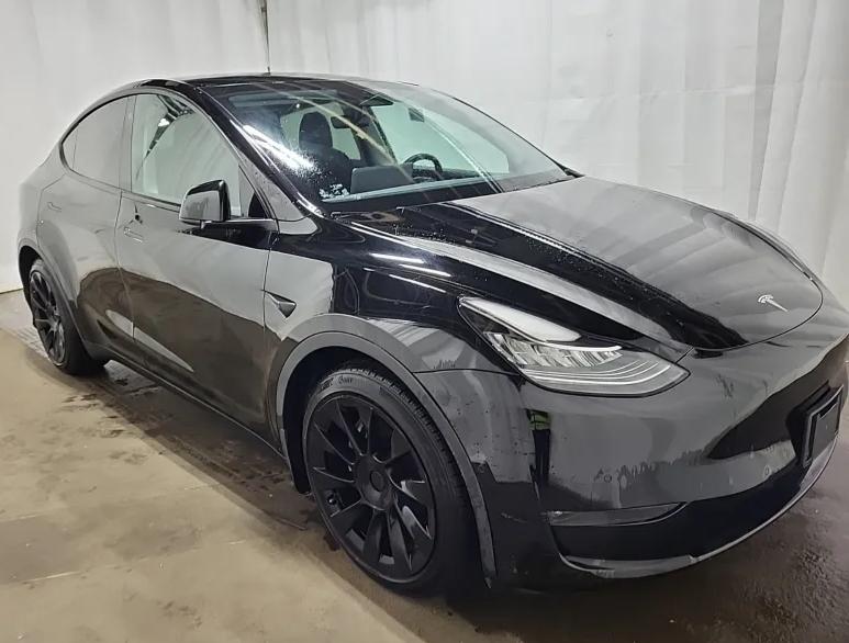 Tesla Model Y  2021