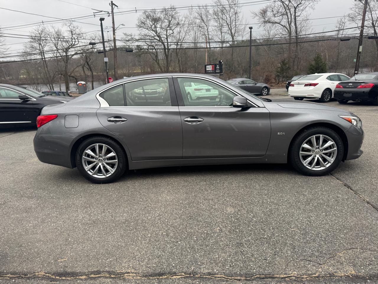 Infiniti Q50 2.0t Premium 2016