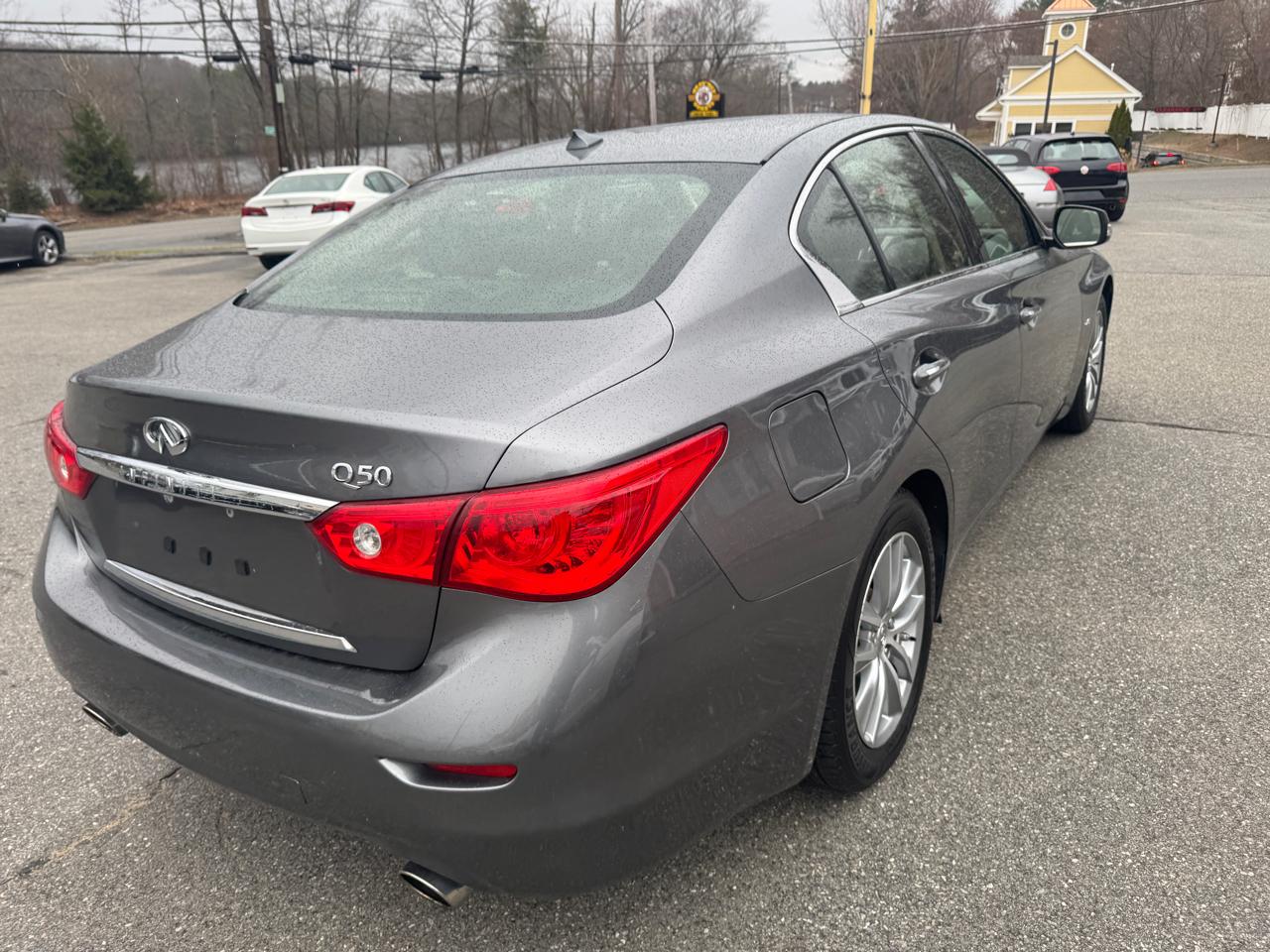 Infiniti Q50 2.0t Premium 2016