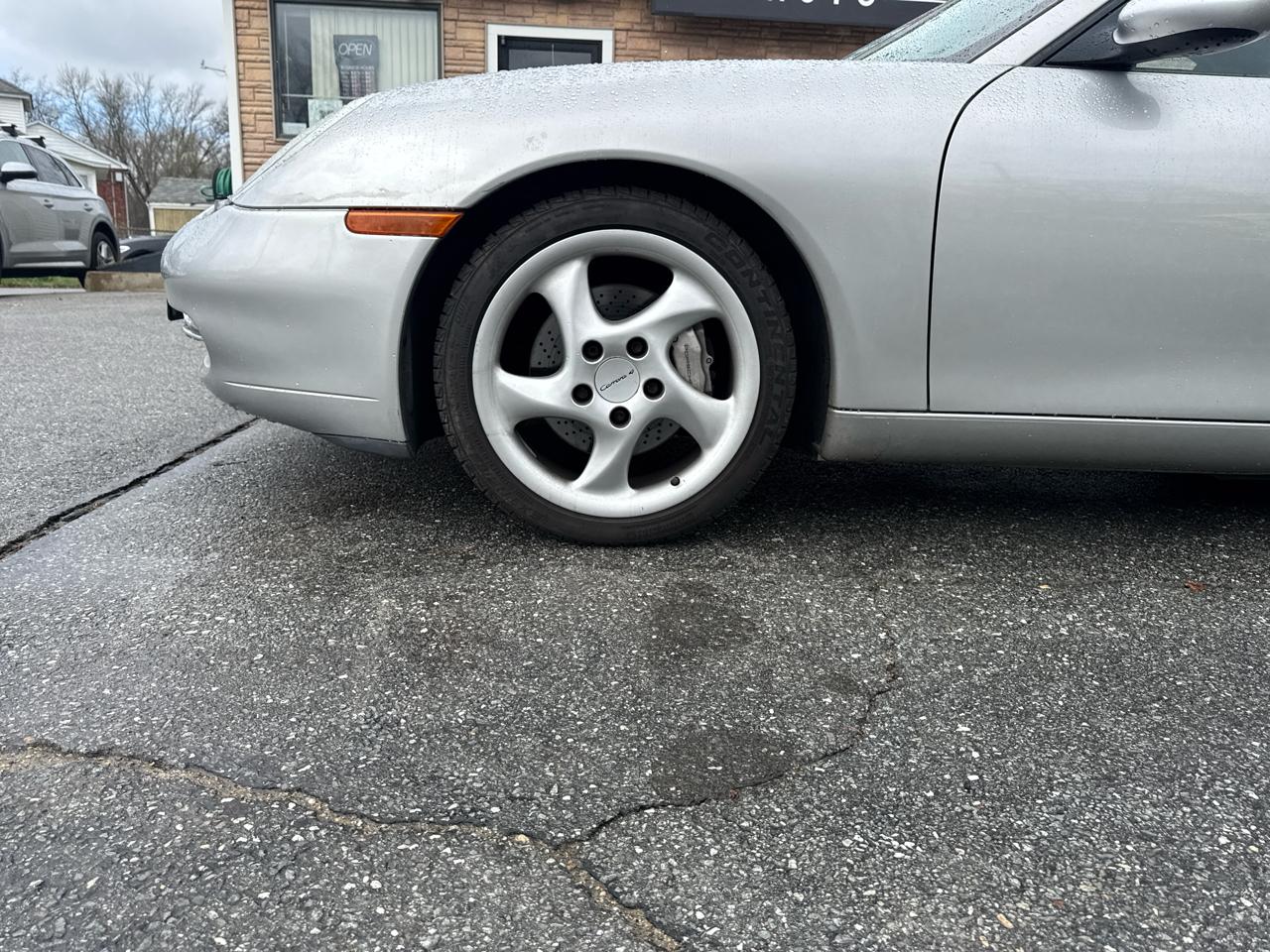 Porsche 911 Carrera  2001