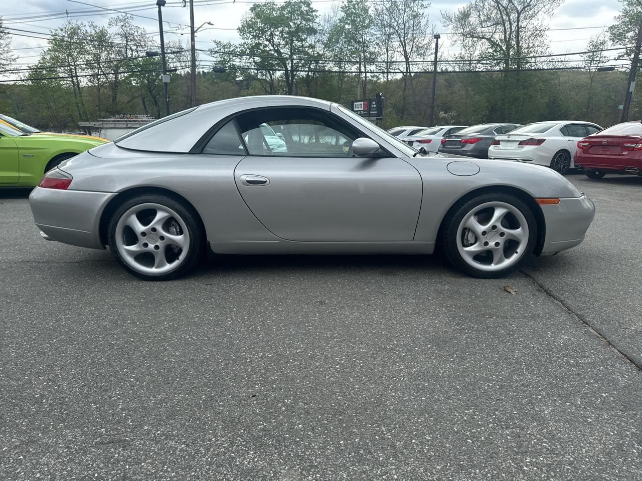 Porsche 911 Carrera  2001