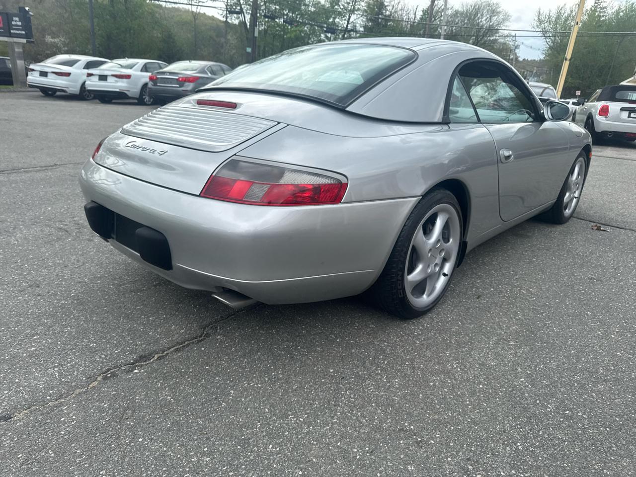Porsche 911 Carrera  2001