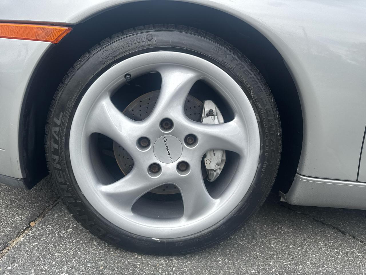 Porsche 911 Carrera  2001
