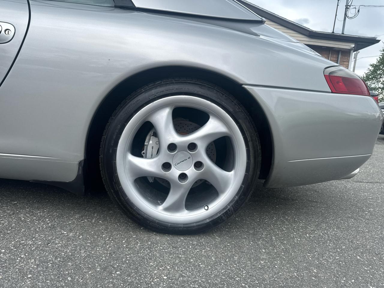 Porsche 911 Carrera  2001
