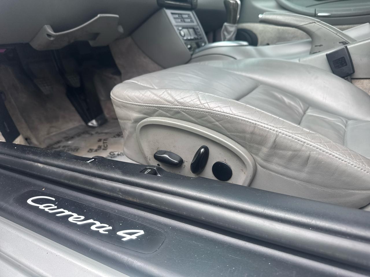 Porsche 911 Carrera  2001