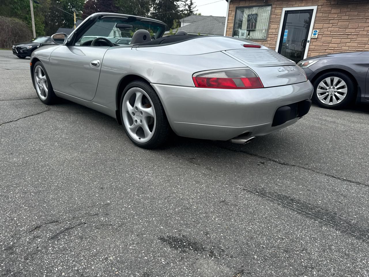 Porsche 911 Carrera  2001