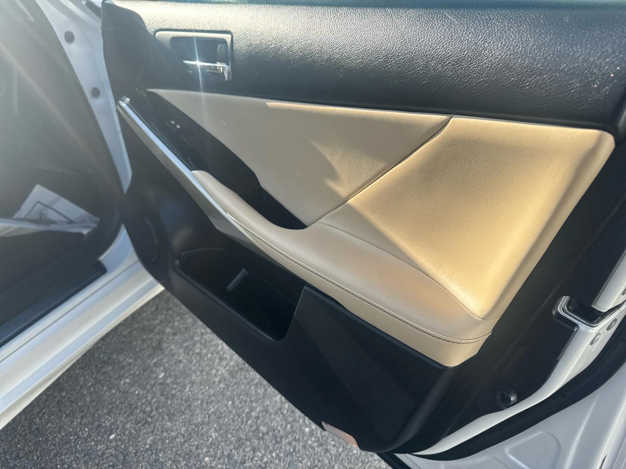 Lexus IS 300 4D Sedan AWD 2016
