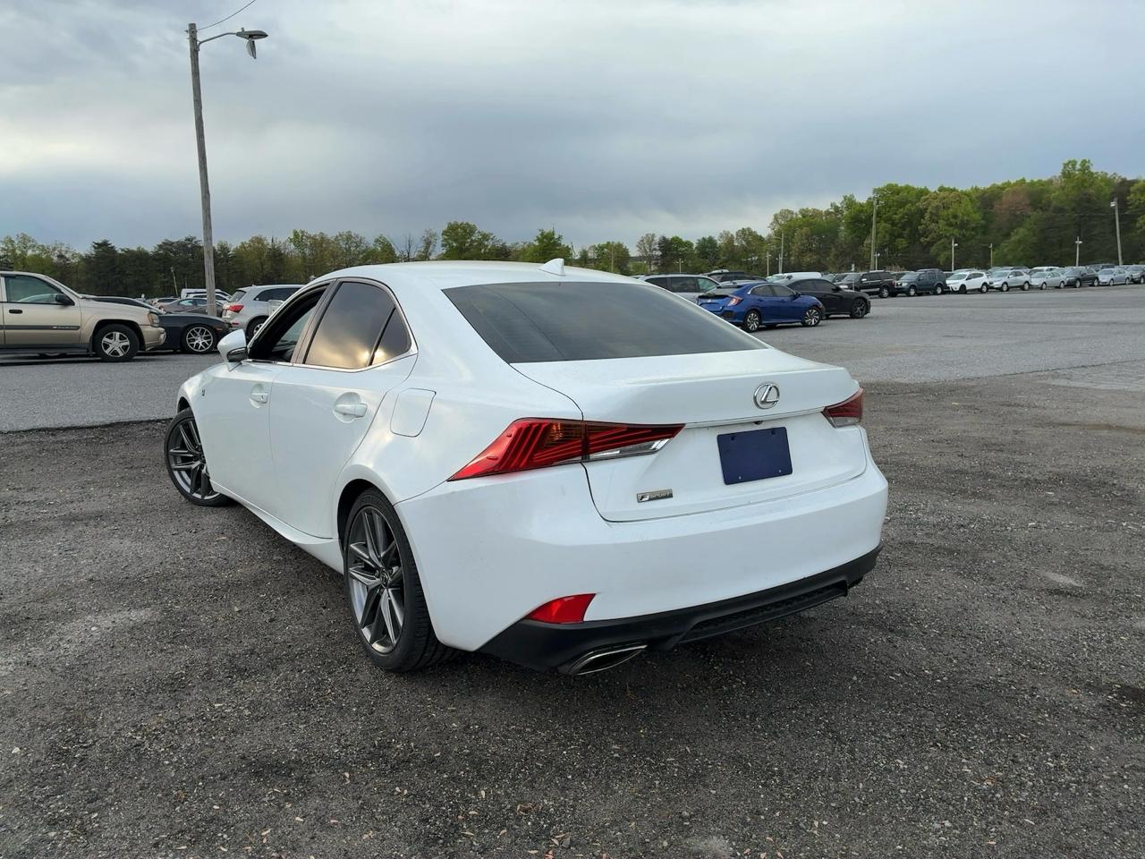 Lexus IS  2019