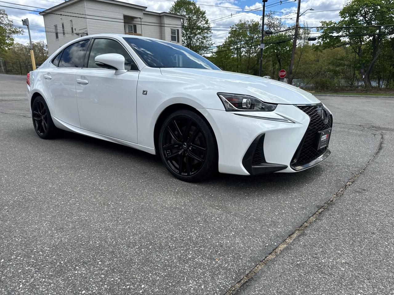 Lexus IS  2019