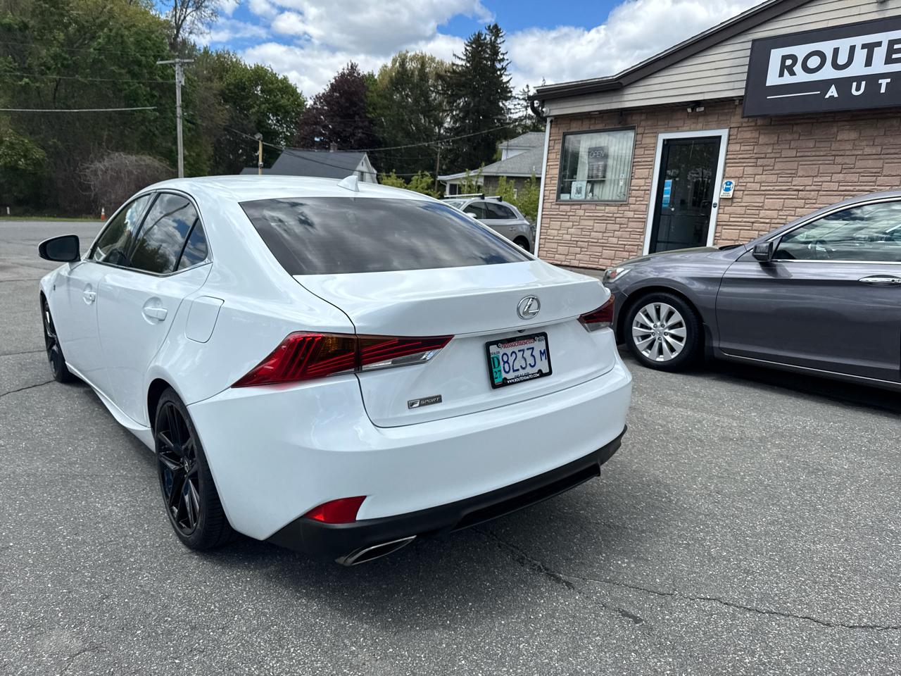 Lexus IS  2019