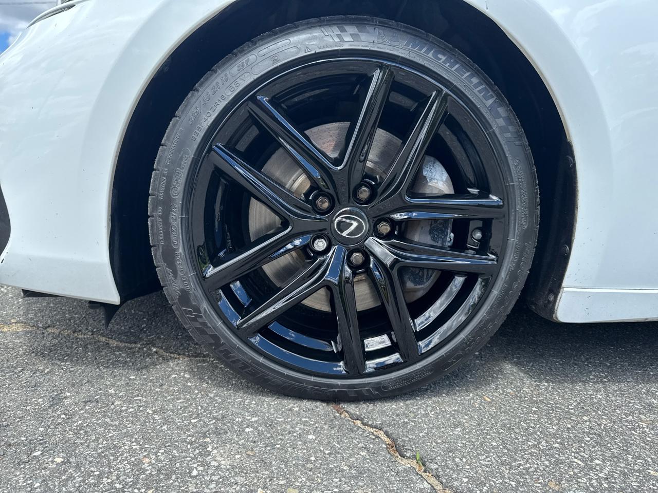 Lexus IS  2019