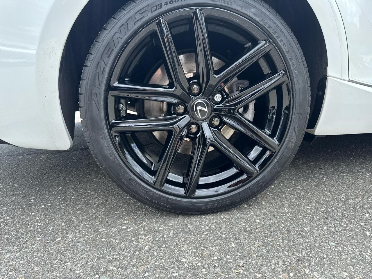 Lexus IS  2019