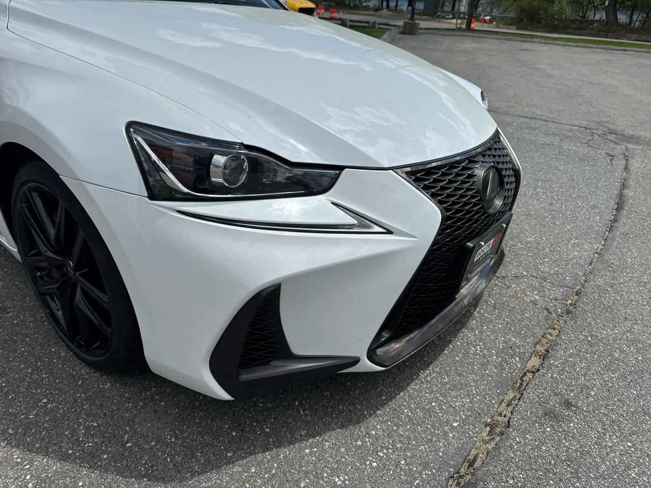 Lexus IS  2019