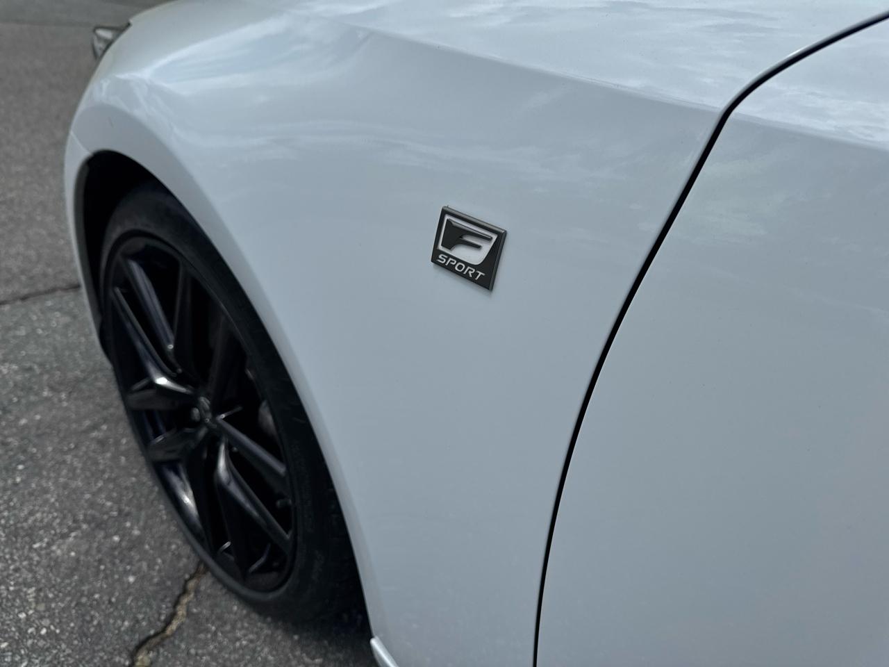 Lexus IS  2019