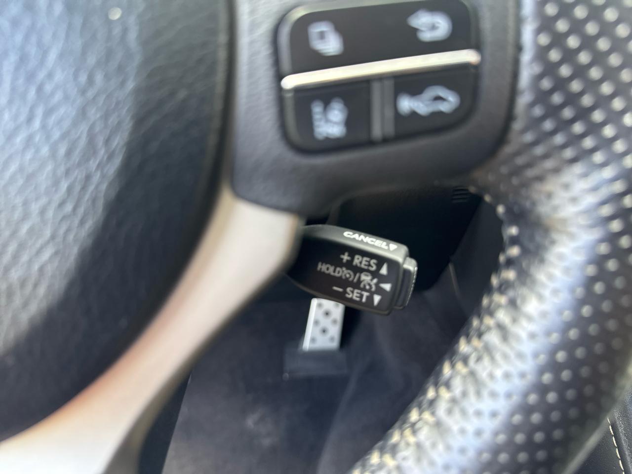 Lexus IS  2019