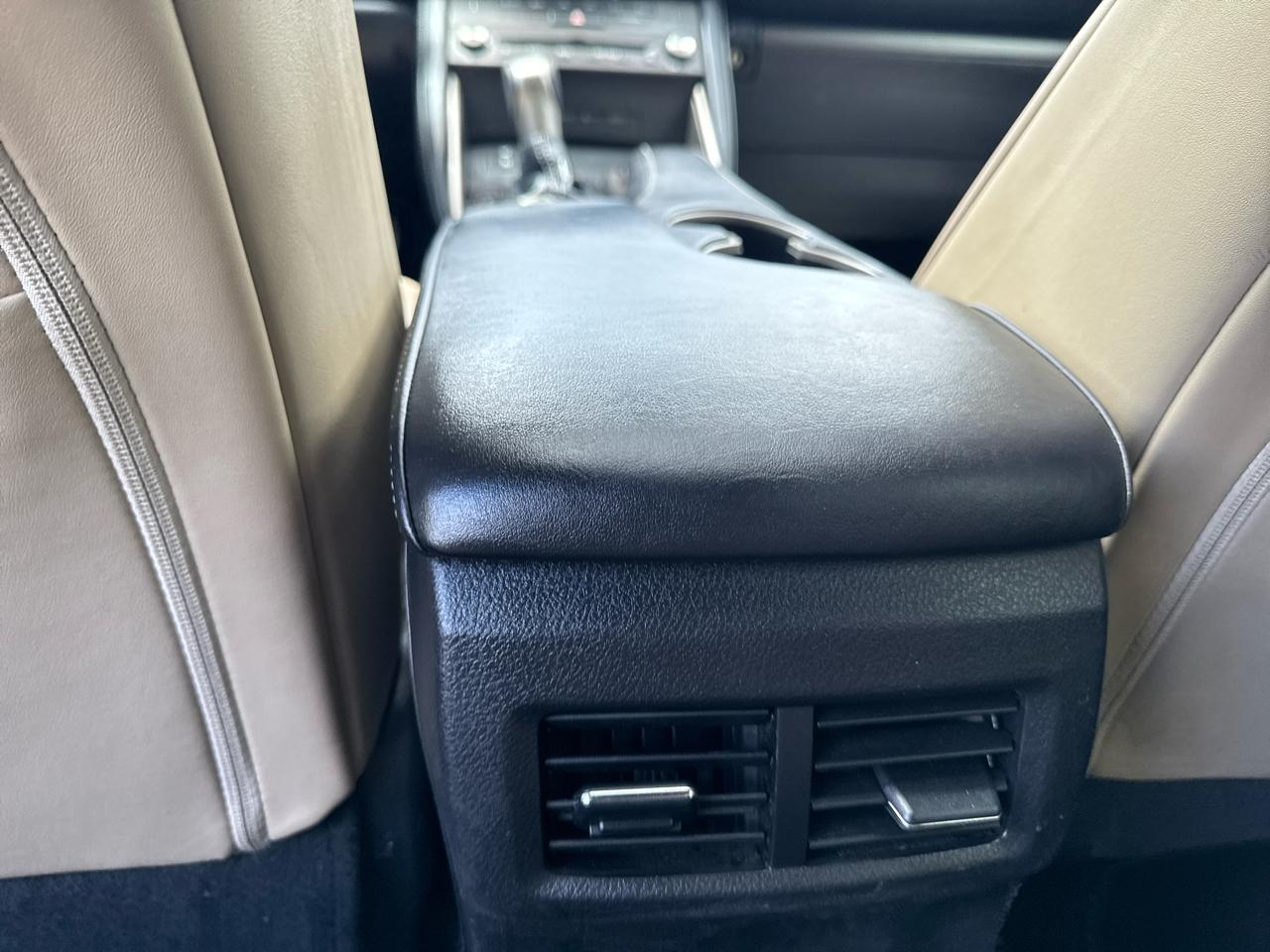 Lexus IS  2019