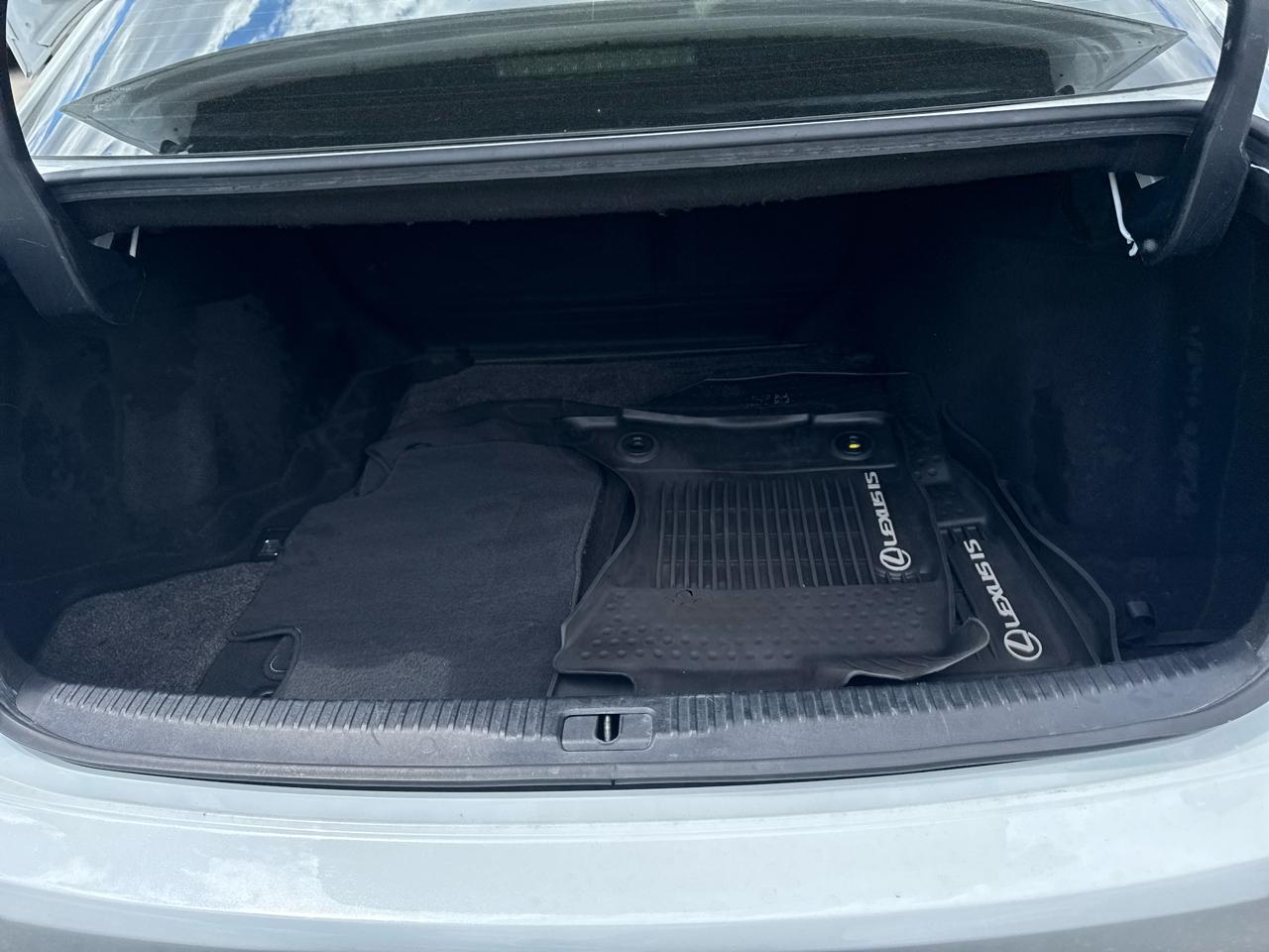 Lexus IS  2019