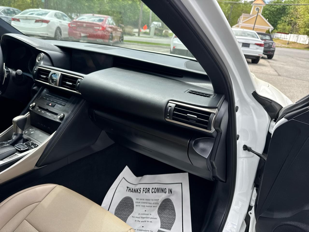 Lexus IS  2019