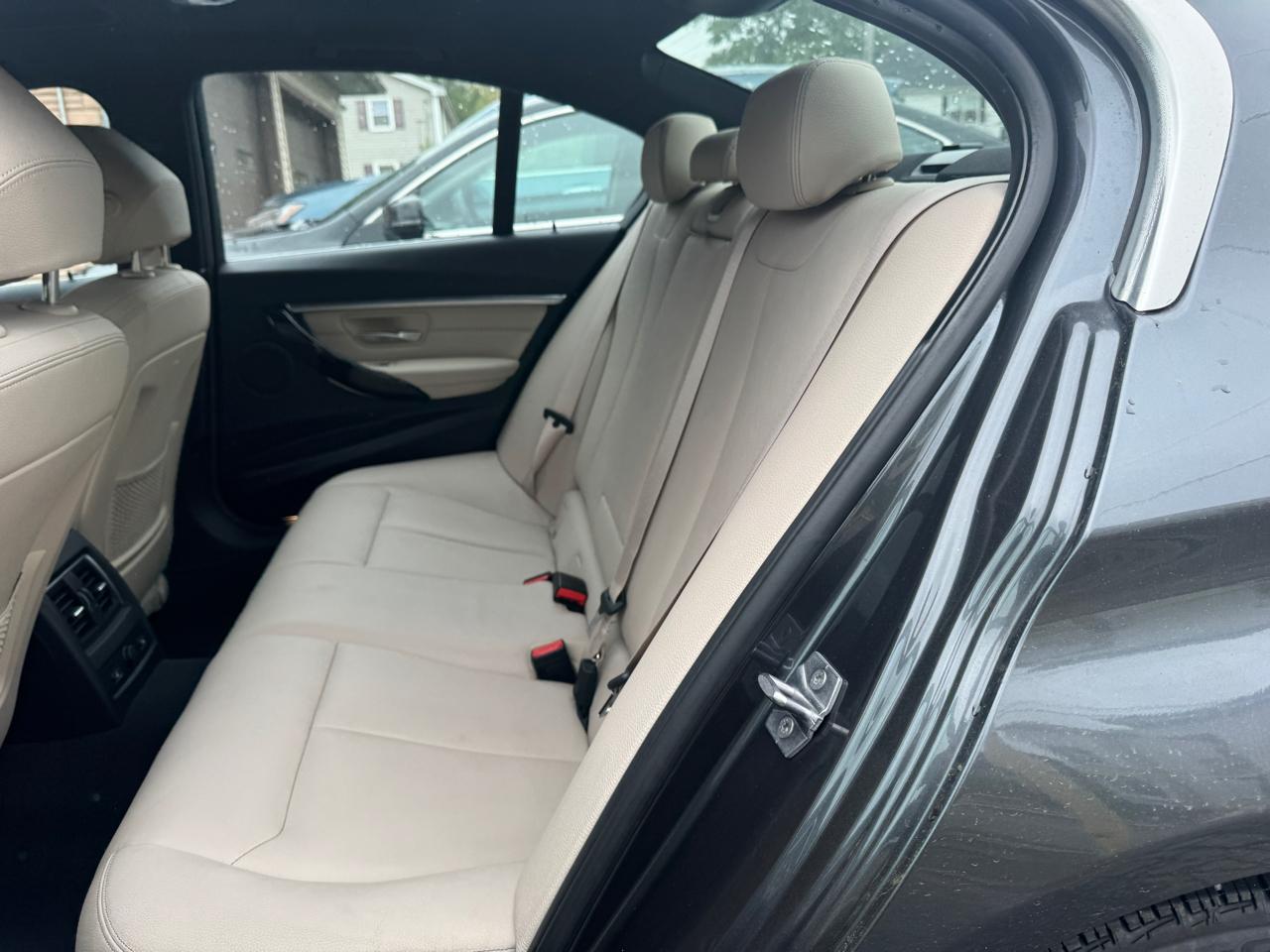 BMW 3 Series 330i xDrive Sedan 2017