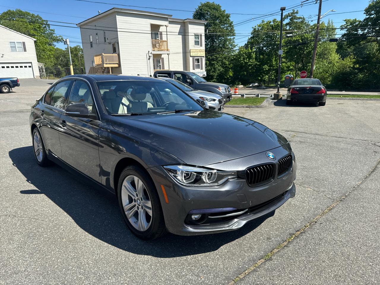 BMW 3 Series 330i xDrive Sedan 2017