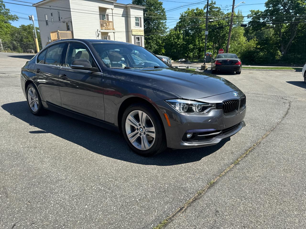 BMW 3 Series 330i xDrive Sedan 2017