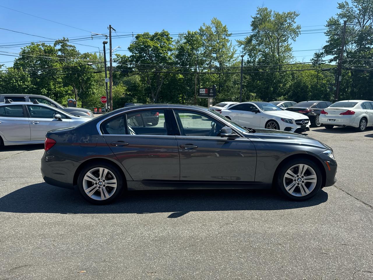 BMW 3 Series 330i xDrive Sedan 2017