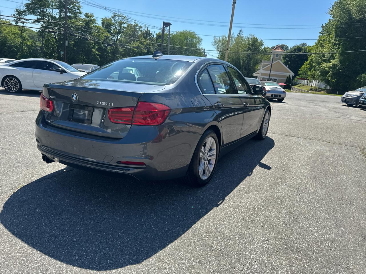 BMW 3 Series 330i xDrive Sedan 2017