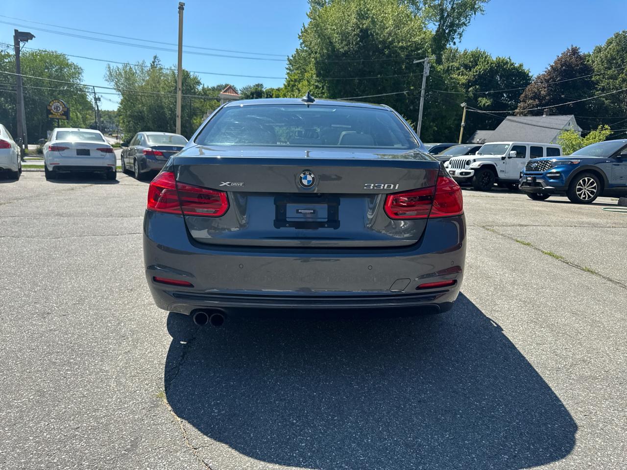 BMW 3 Series 330i xDrive Sedan 2017