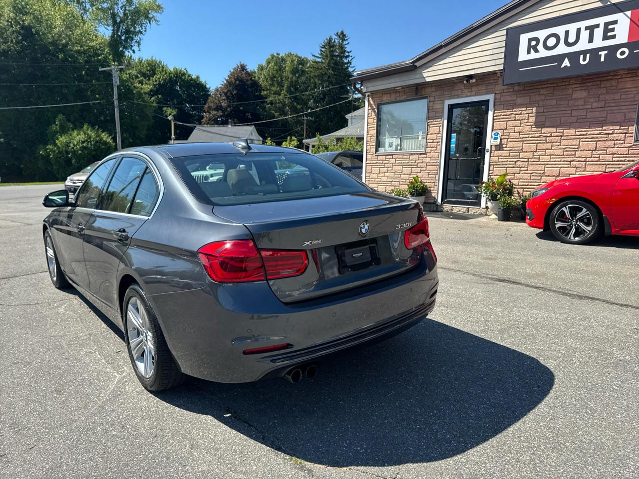 BMW 3 Series 330i xDrive Sedan 2017