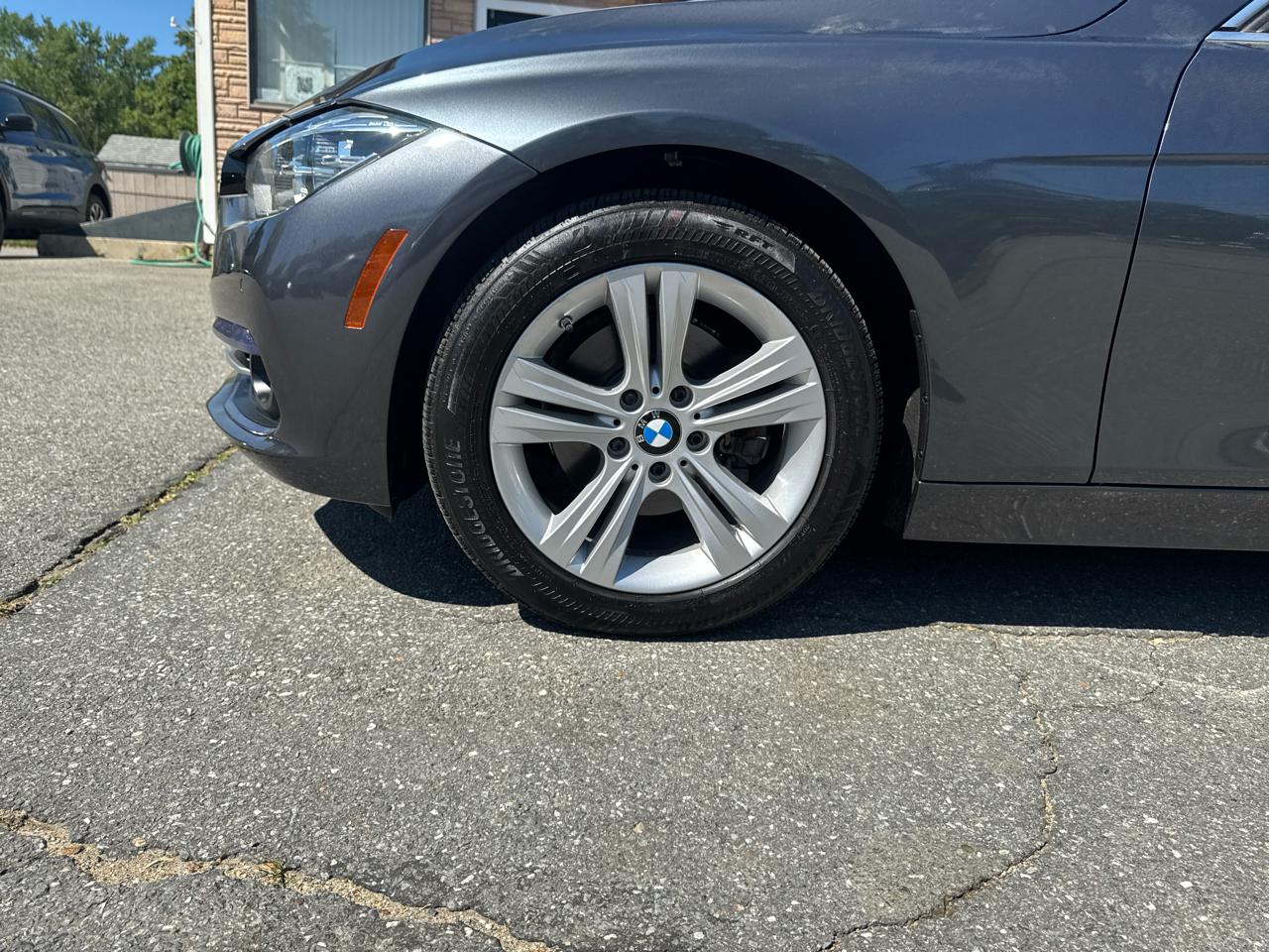 BMW 3 Series 330i xDrive Sedan 2017