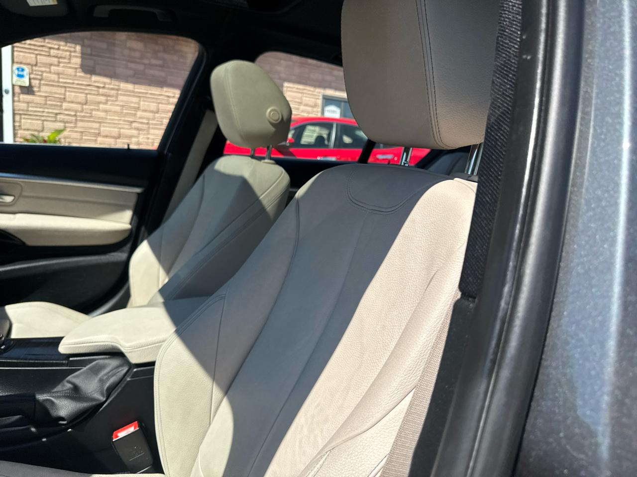 BMW 3 Series 330i xDrive Sedan 2017