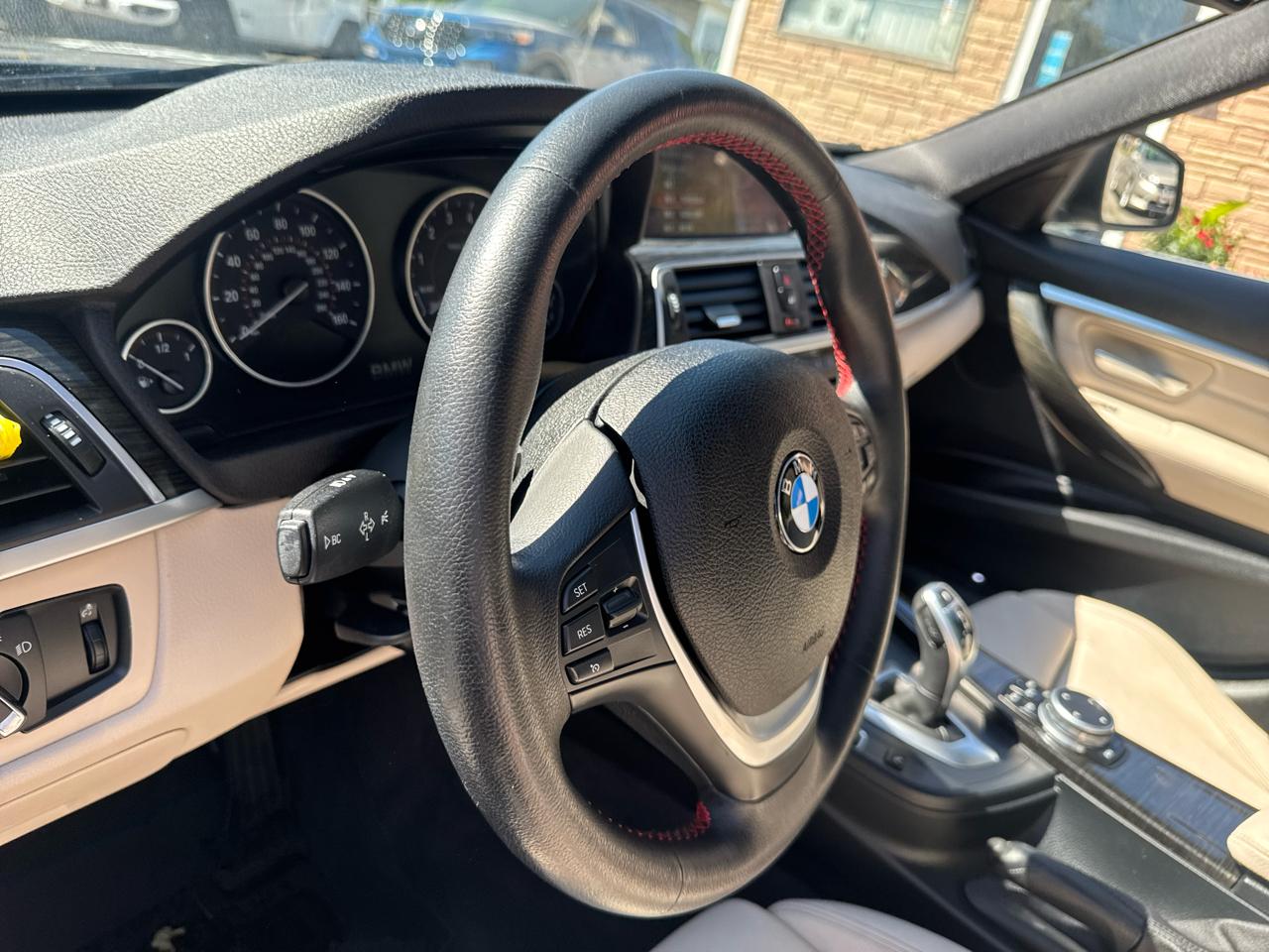 BMW 3 Series 330i xDrive Sedan 2017