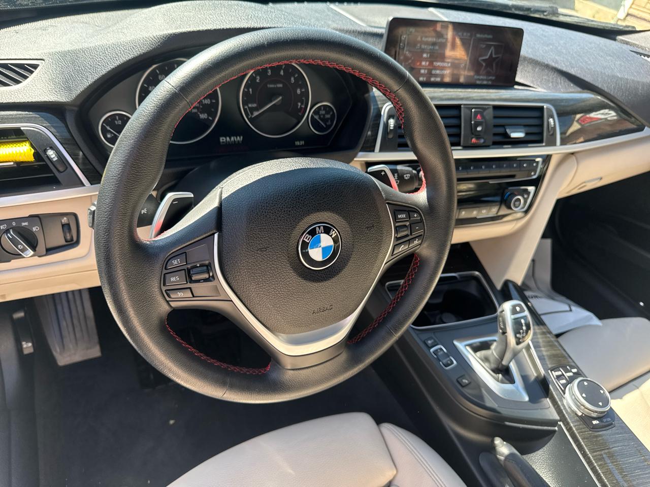 BMW 3 Series 330i xDrive Sedan 2017