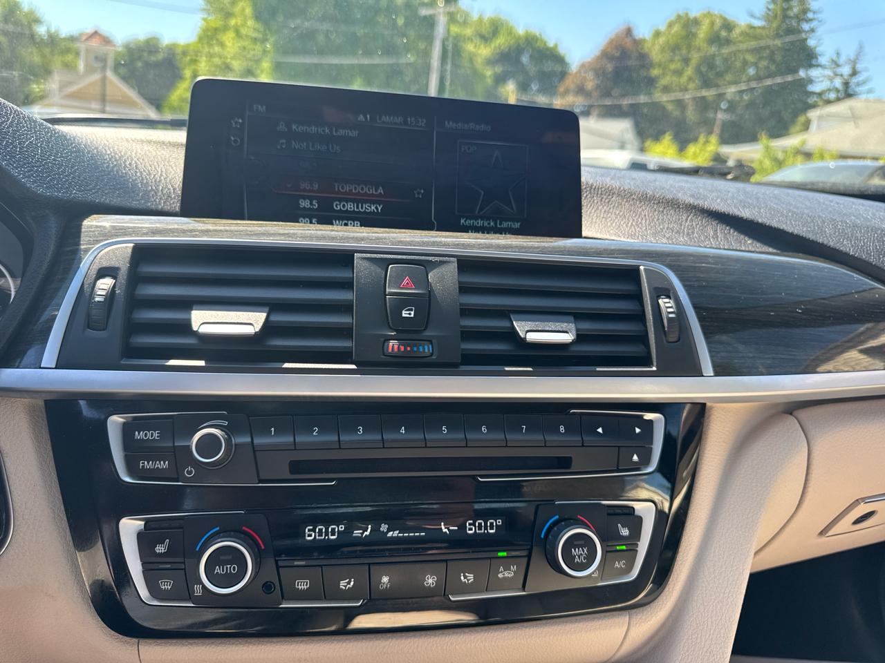 BMW 3 Series 330i xDrive Sedan 2017