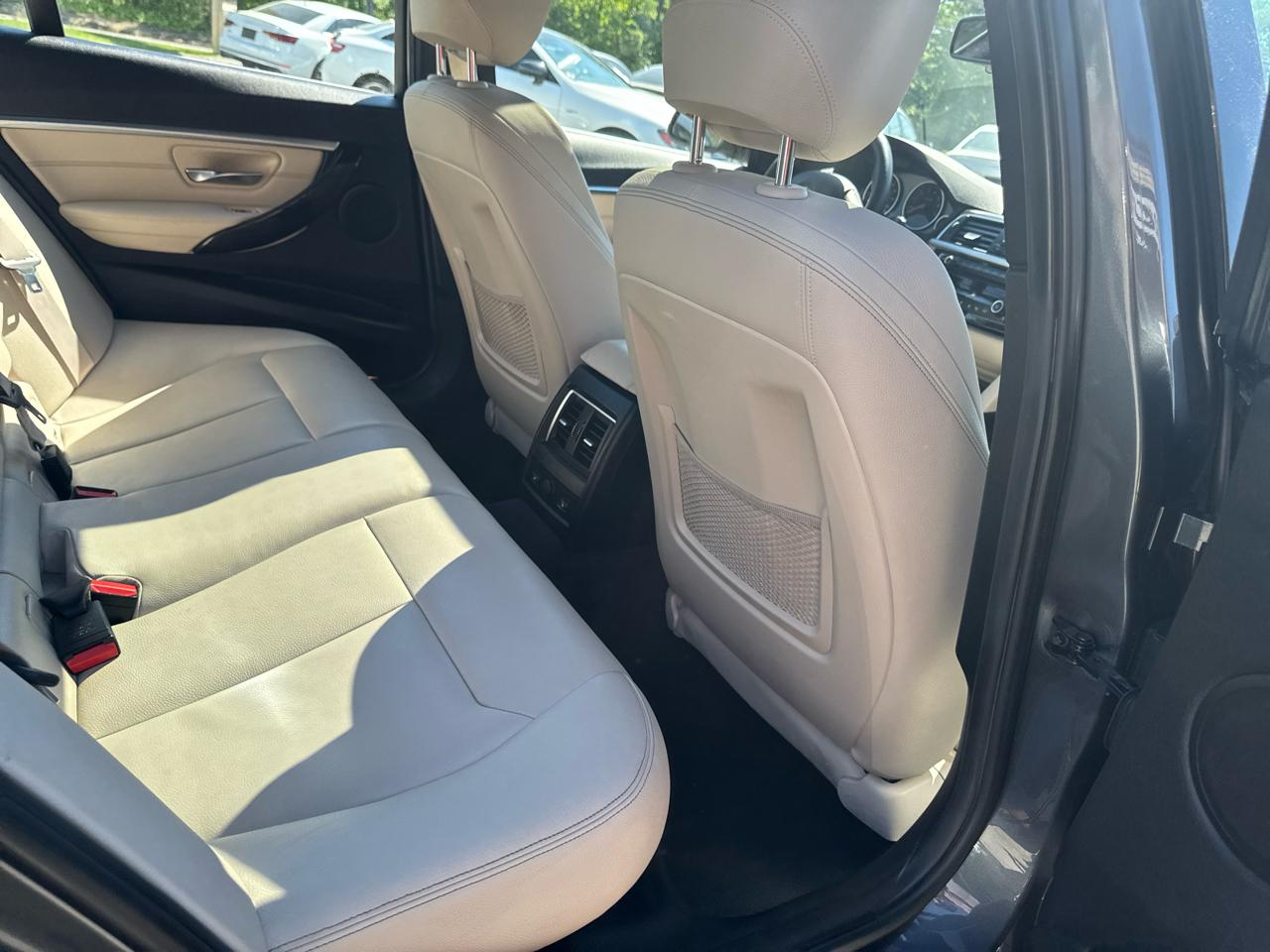 BMW 3 Series 330i xDrive Sedan 2017