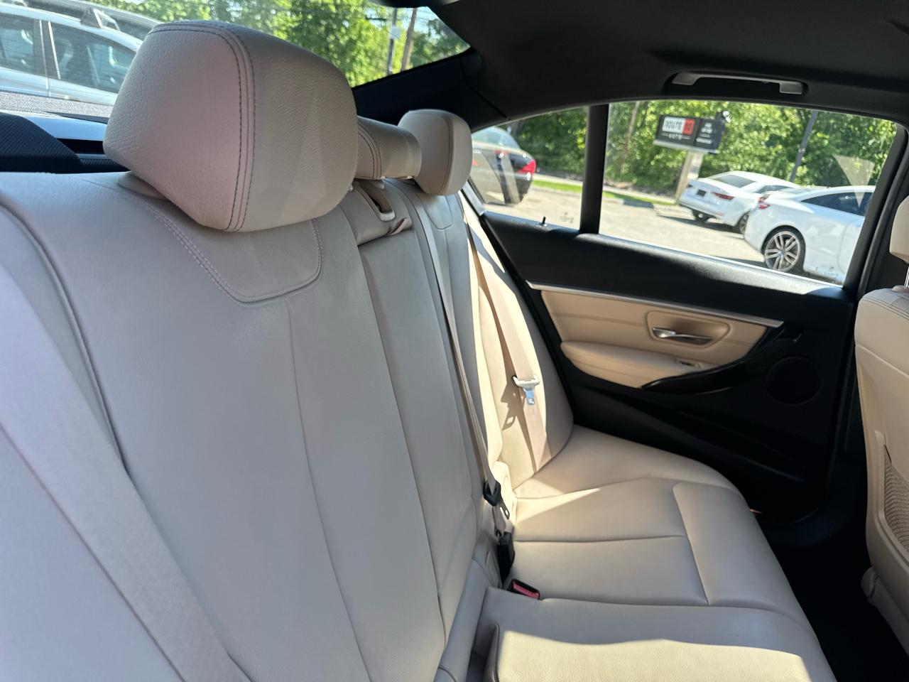 BMW 3 Series 330i xDrive Sedan 2017