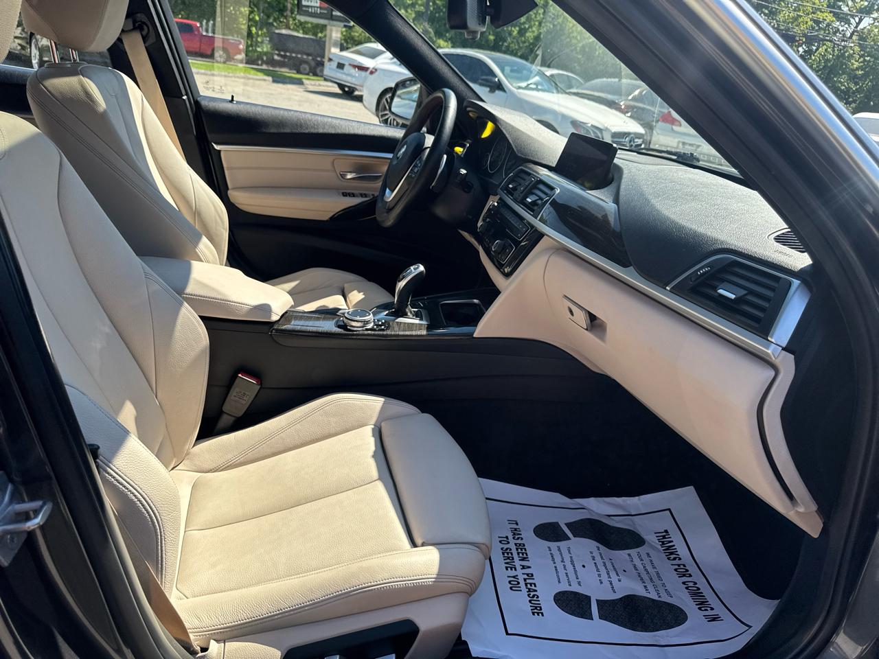 BMW 3 Series 330i xDrive Sedan 2017