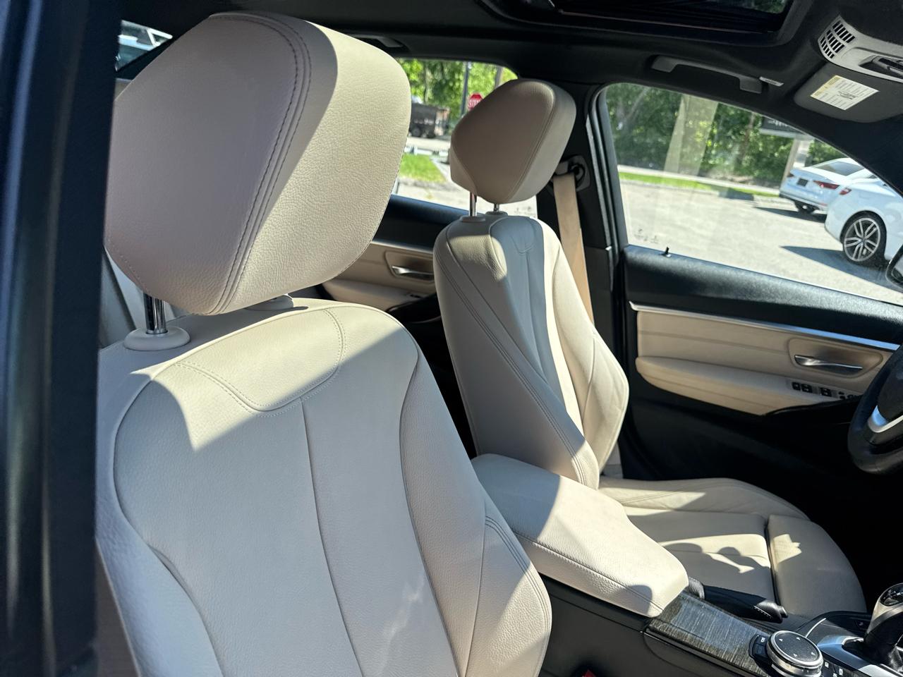 BMW 3 Series 330i xDrive Sedan 2017