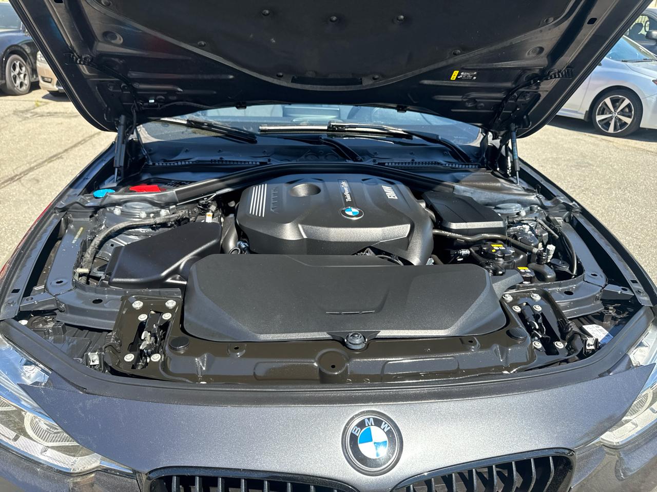 BMW 3 Series 330i xDrive Sedan 2017