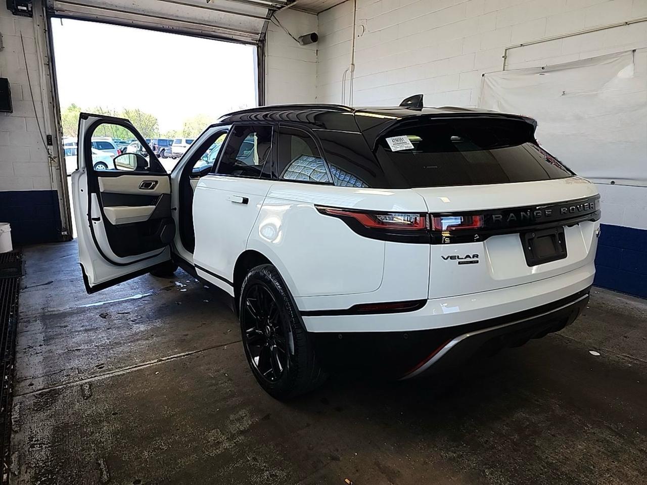 Land Rover Range Rover Velar R-Dynamic SE 2018