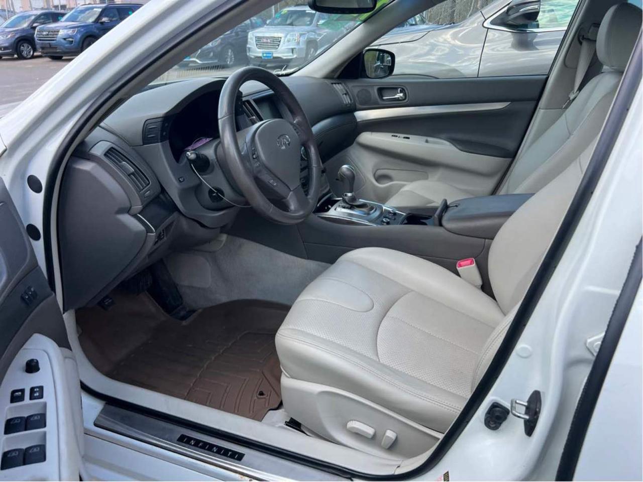 Infiniti G37 Sedan  2013