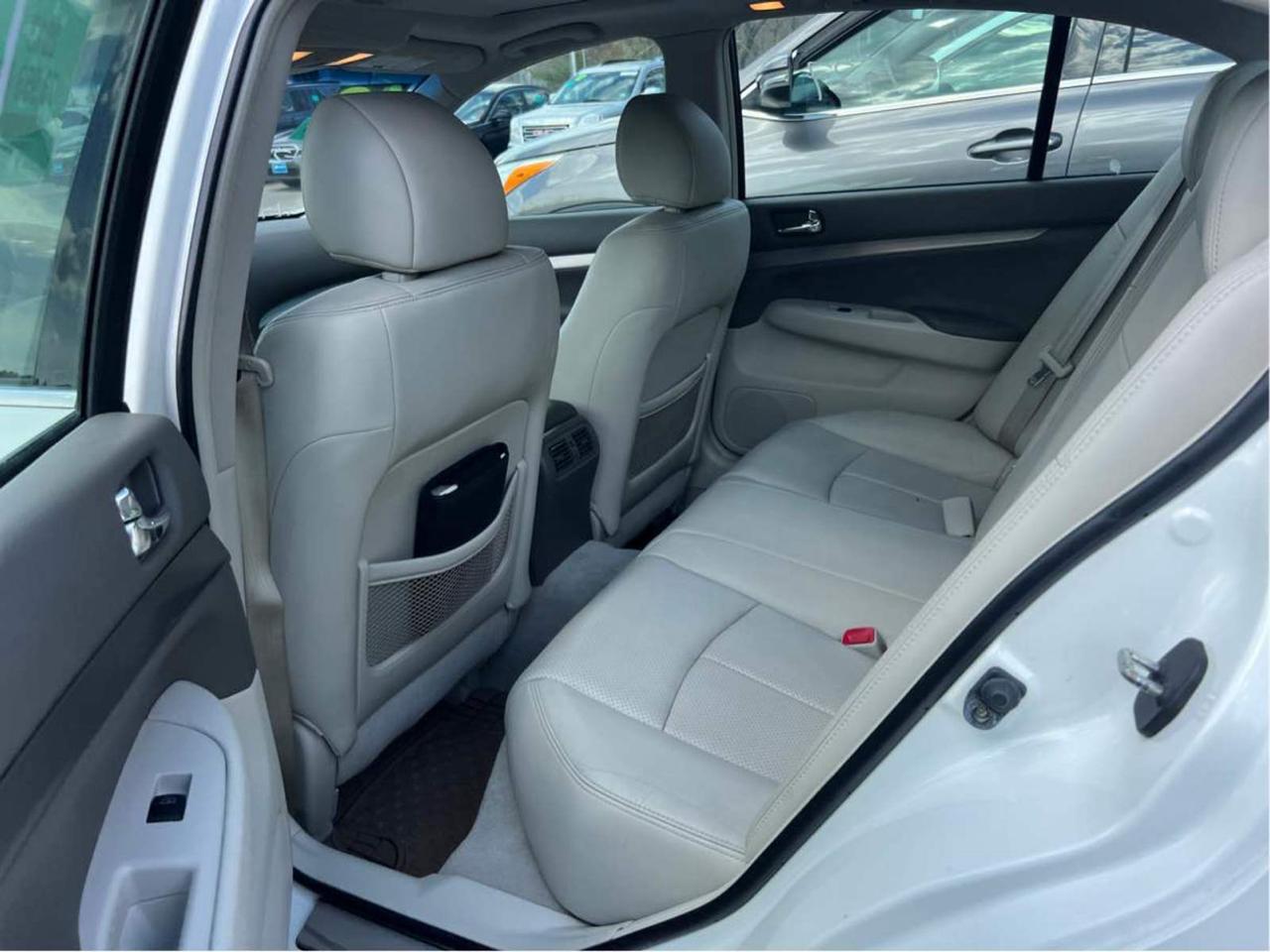 Infiniti G37 Sedan  2013