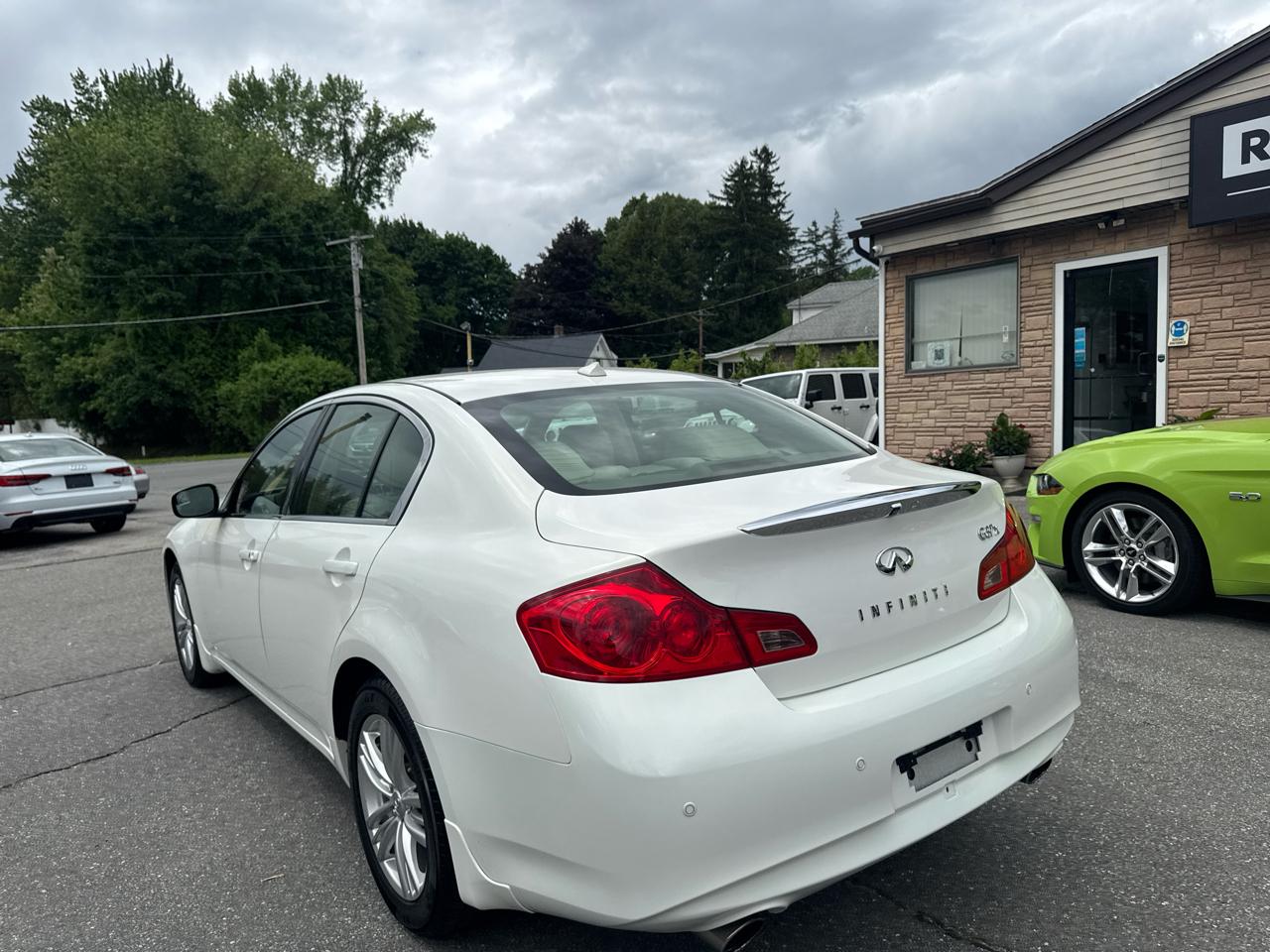 Infiniti G37 Sedan  2013