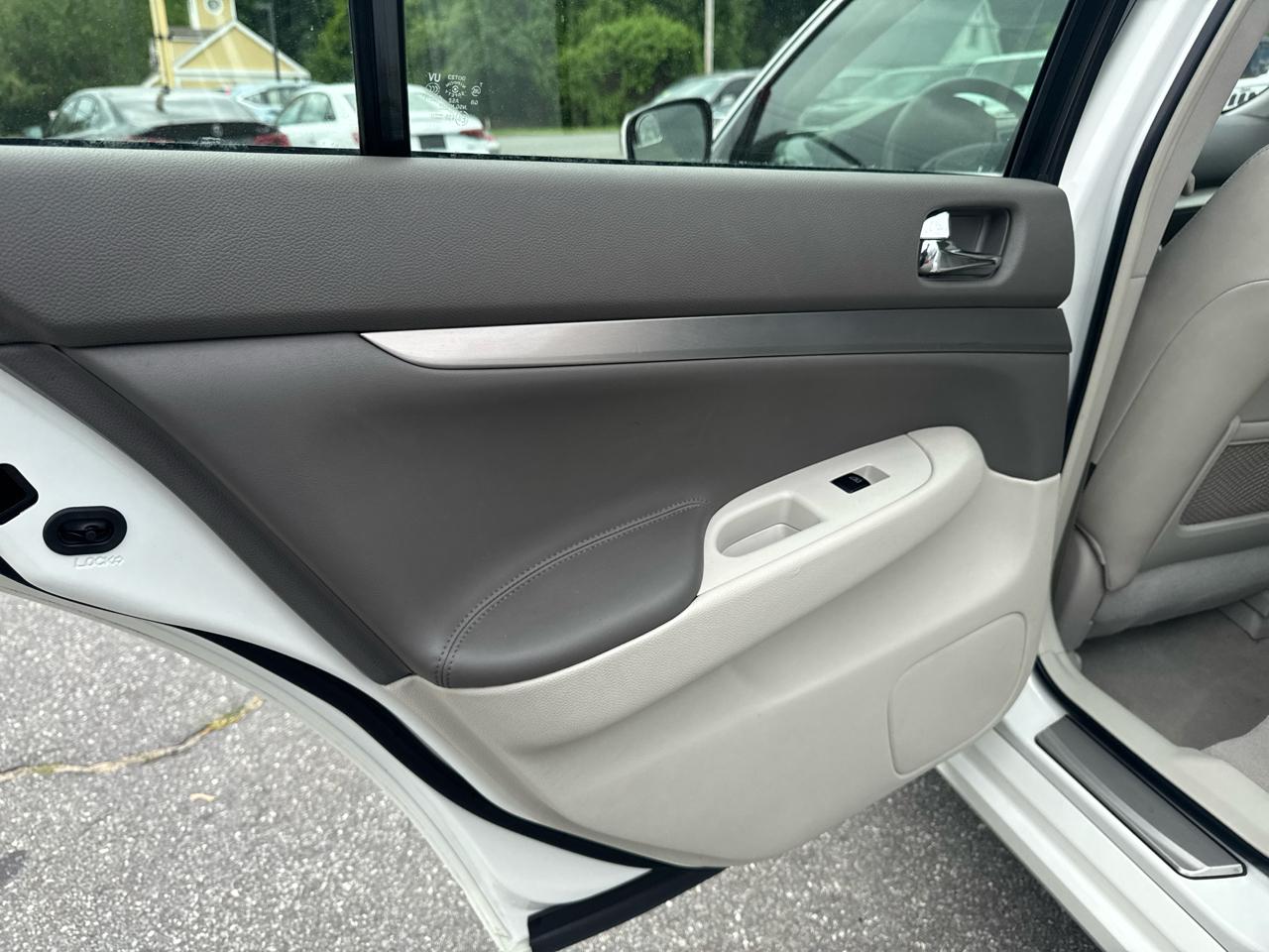 Infiniti G37 Sedan  2013